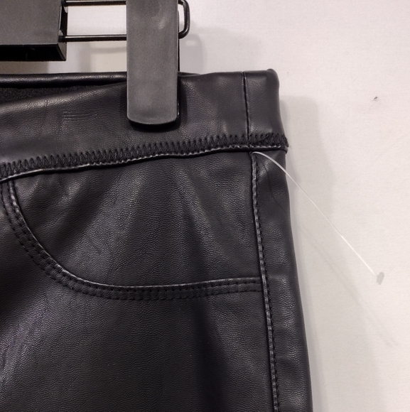 NWOT BLANKNYC Faux Leather Easy Pull On Pants Womens 29 Black Boho Retro 90s - Picture 3 of 9